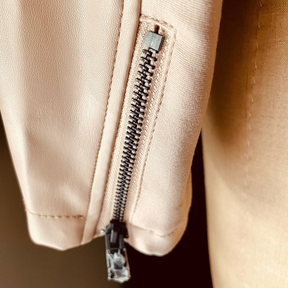 NEW/GILI Faux Leather Blush Zip Jacket W/ Peplem- Sz 2 - Picture 3 of 9
